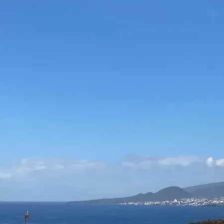 Дом отдыха Casa Mar De - Vistas Al Mar - Terraza Privada Con Jardin - Wifi Y Parking Gratis
